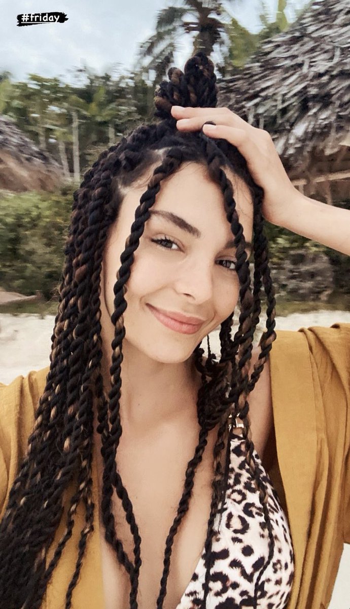 AlanurAkrucu's tweet photo. Wow🐆💛

#EbruŞahin https://t.co/wpB5GmFLuY