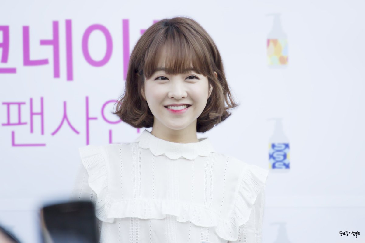 PINK_BLOSSOM212's tweet photo. 170415 씽크네이처 #팬싸인회 #박보영 #직찍 

오래된 떡밥 올리기..
우리 봄요정🌸

https://t.co/2an8BS0w2R

#parkboyoung #bhentertainment #朴寶英 #パク·ボヨン  #연예인 #드라마 #영화 #배우 #koreanactor #koreandrama #acter #drama https://t.co/IFTFAhu8T6