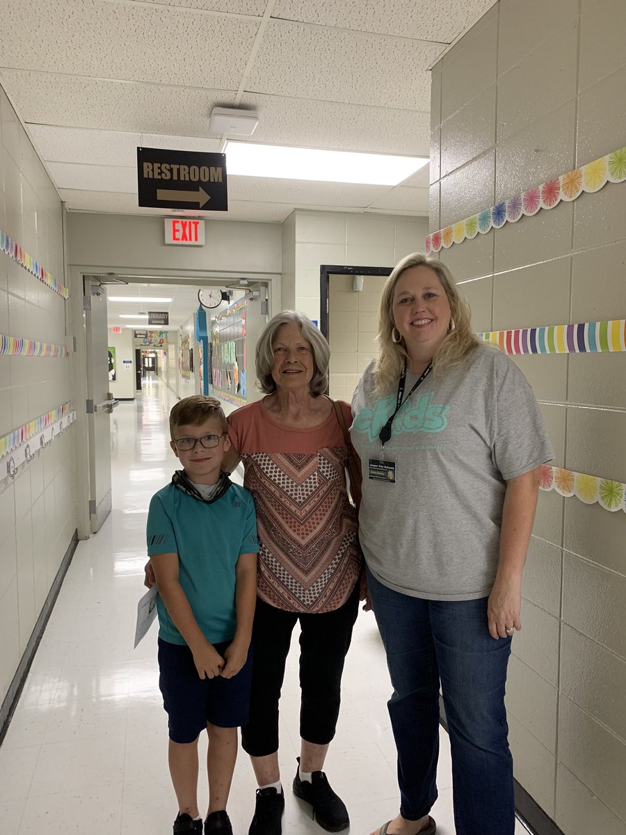 Meg_Fields's tweet photo. A big thank you to our students, teachers, parents, Lunchroom staff, bus drivers, custodians, directors and everyone involved that made our summer camp possible. We ended with parent conferences. We saw growth in all classrooms! #keeplearningeachday #TheLittleVikingWay https://t.co/Sbl2X6tz8F