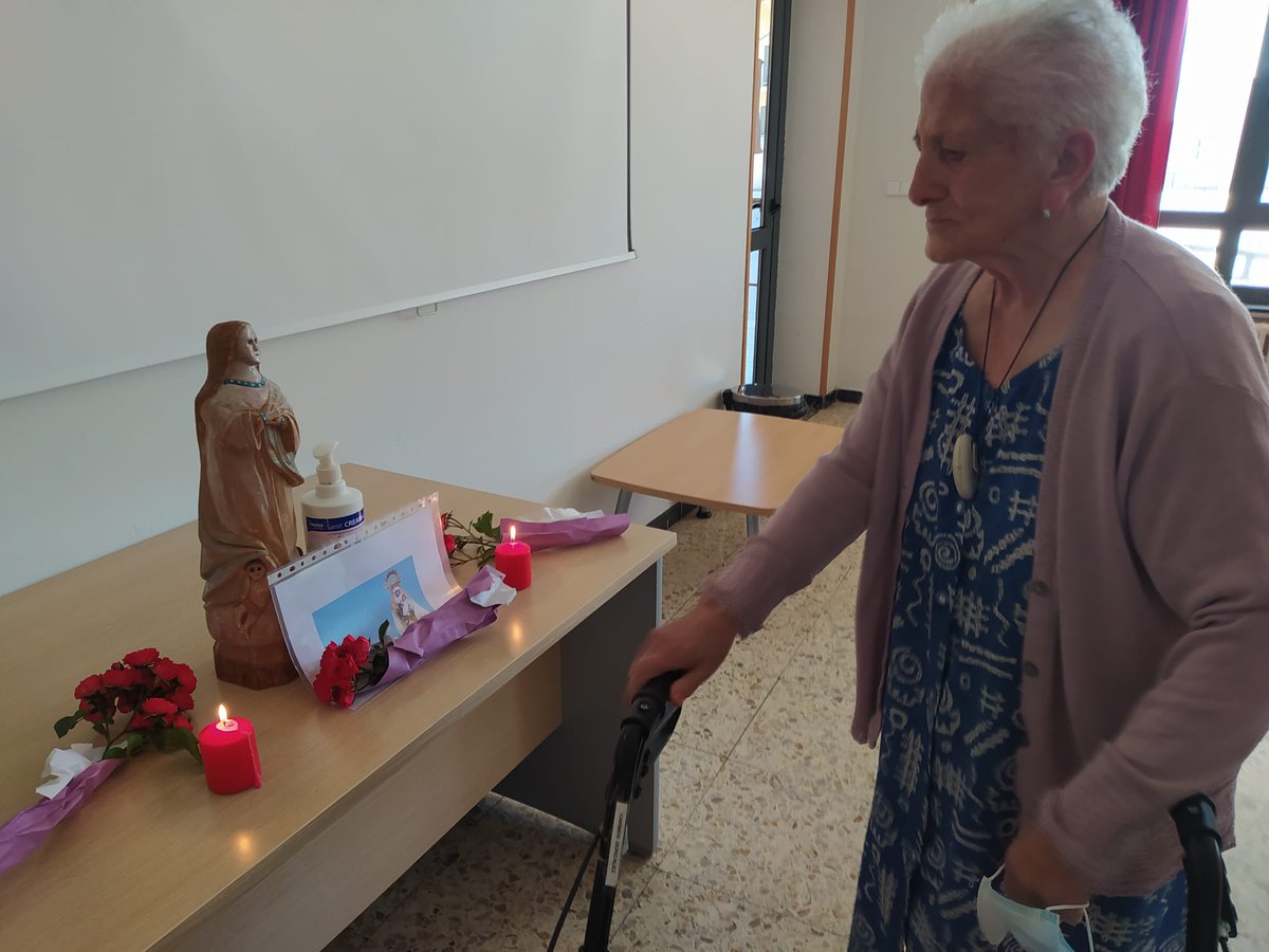 En la Residencia Río Arlanza han celebrado hoy la misa de Carmen y siguen insistiendo en que #yaquedamenos💪 
#salsmola