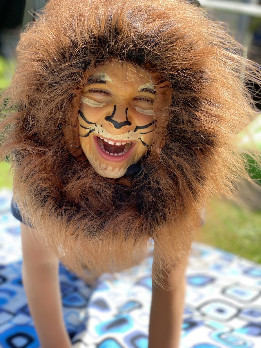 KKweavers's tweet photo. @Astley_PrimaryR @Astley_Primary Fynn enjoying his #hotchocfriday practicing being a roarsome lion 😍🥰😂🦁 https://t.co/qTJzp2pubT