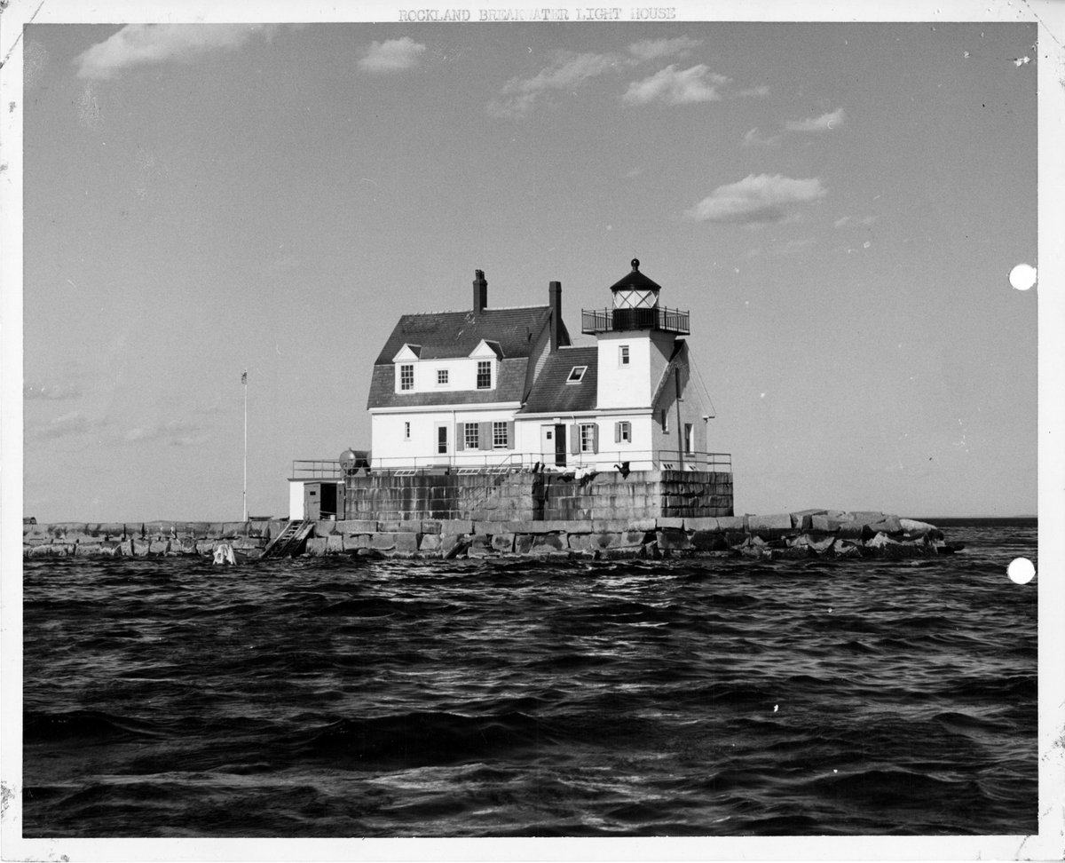 Boston_archives's tweet photo. Aids to Navigation Case Files, 1900 – 1996
We have added new file units related to USCG Aids to navigation for New England. The Series has files relating to the establishment, development and operation of lighthouses and light stations 
https://t.co/zA9Cx66g5X
#FolderListFriday https://t.co/urSCgsDu7v