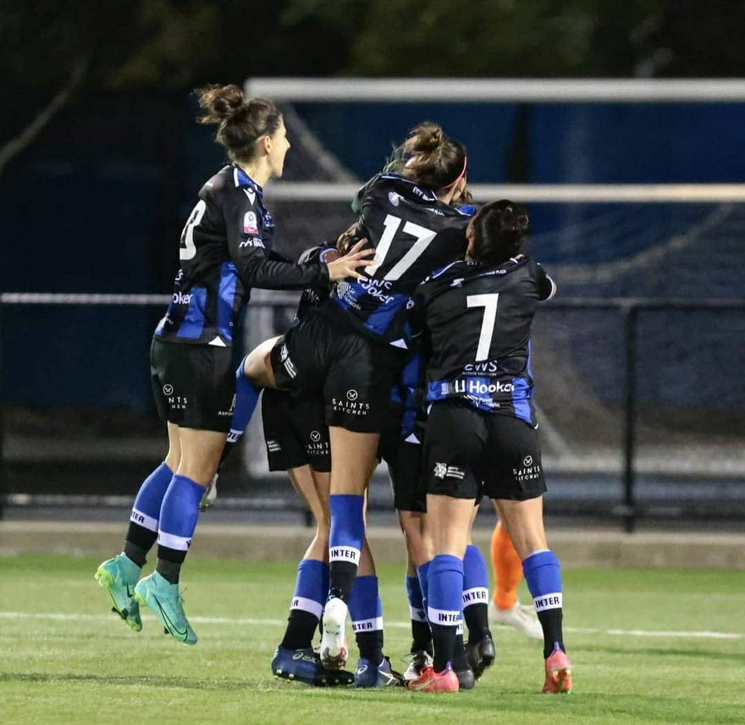planetaoncefem's tweet photo. 🏆 #NPLSA 🇦🇺 / Fecha 12
🏟 @CoteRojas7 🇨🇱 jugó todo el partido en el ajustado triunfo de #SalisburyInter por 1-0 ante #AdelaideCity.
⚽️ La delantera nacional es la goleadora del campeonato con 12 goles. 👊 https://t.co/VGR34GHGt8