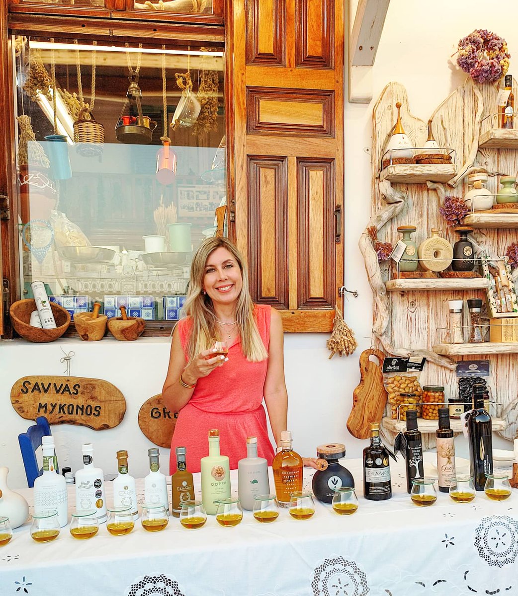 anitazachou's tweet photo. Tasting the #EVOOs of #Peloponesse at @savvasmykonos! Visitors from all over the world, tour guides, hotel managers and concierges had the chance to taste different varieties of olive oil from Peloponnese, discover their unique flavors and learn how to pair them with food! https://t.co/unAapVQLLI
