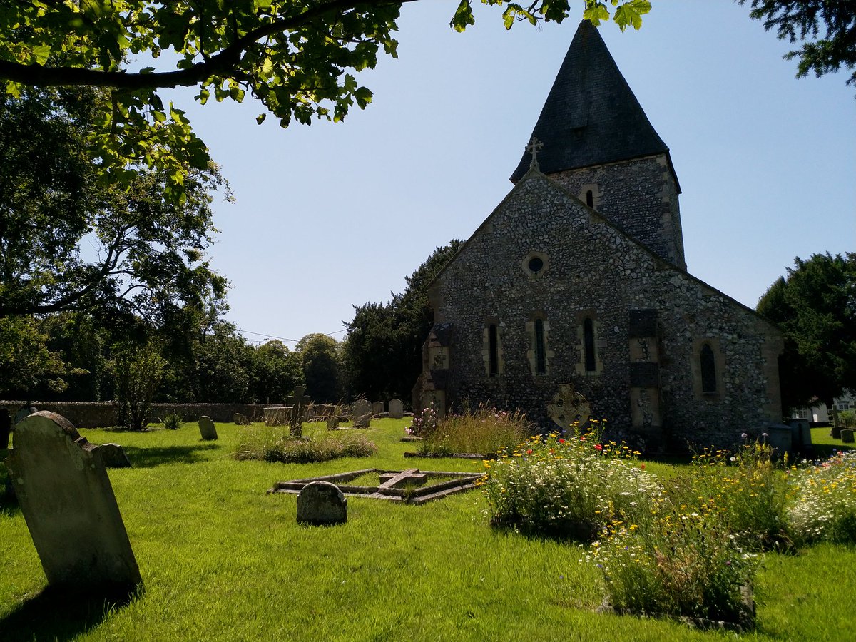 TimFox3's tweet photo. Owl pooh aside, having to spend lunchtime in places like this churchyard in #SouthDowns national park during owl box checking I can get used to. #hardlife https://t.co/0lLlvAaZmR