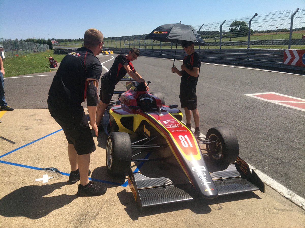 MaxMarzorati's tweet photo. The hard work continues today @SnettertonMSV with the fantastic @CDR_F3RaceTeam preparing for the next round @BRDCBritishF3 #MAX81
#AdrianFlux #Youngdriverinsurance #RichEnergy #PoweringPremiumPoweringYou https://t.co/rN6OfCkTrH