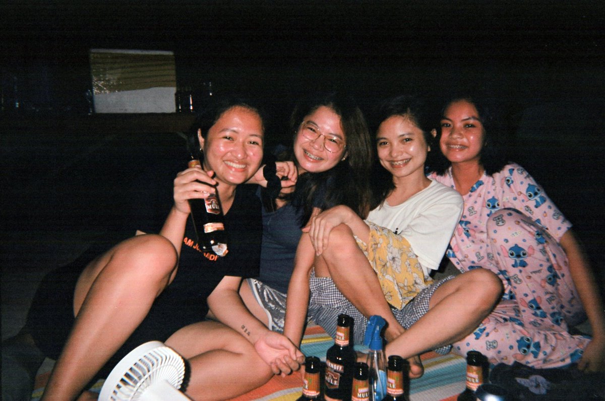 reinamariaaaa's tweet photo. #WhenInBataan • Metro on film 🖤

@denisseaquino_ @drllmrnd @mnqvldcnts @joannaxxsharon https://t.co/yRvFdbN3K9