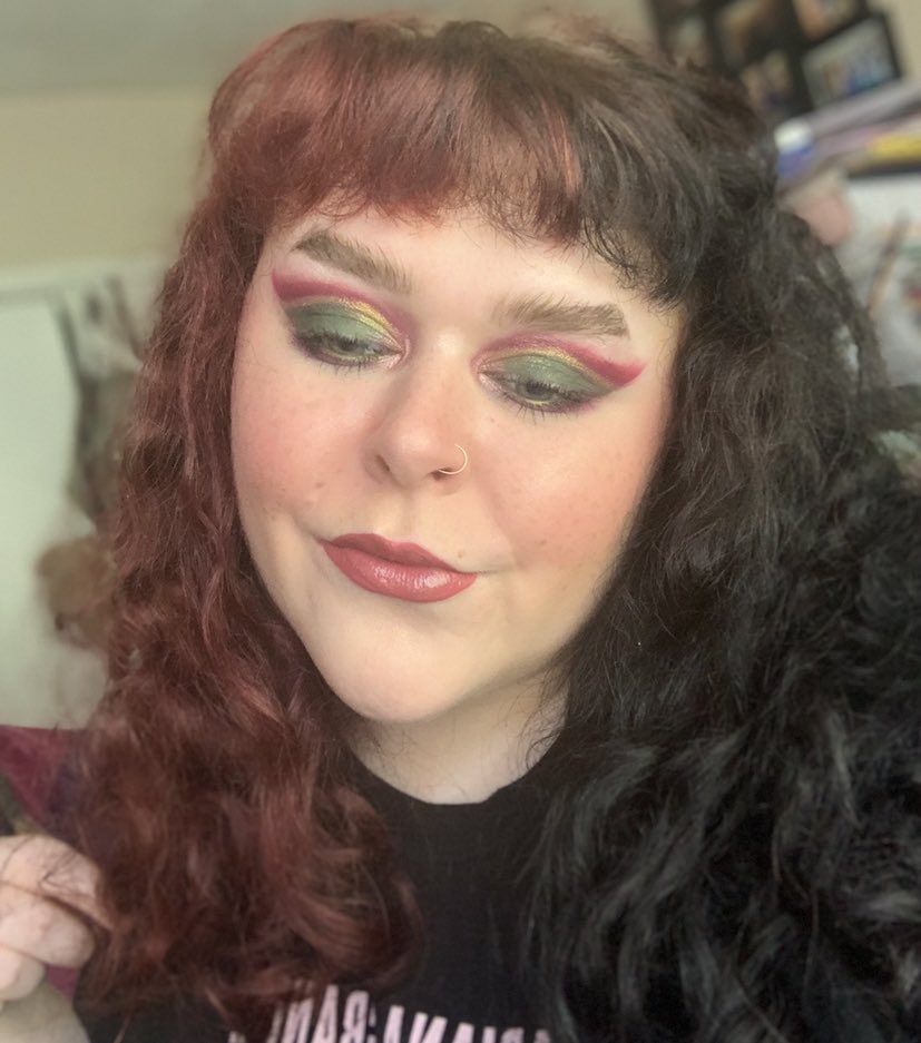 nicoleloisee's tweet photo. Today’s makeup look with the @lois_cosmetics Meet Me in the Underworld palette which is restocking at 5pm BST today!!! Don’t miss out 💚❤️✨ https://t.co/zkkPmKHDnG