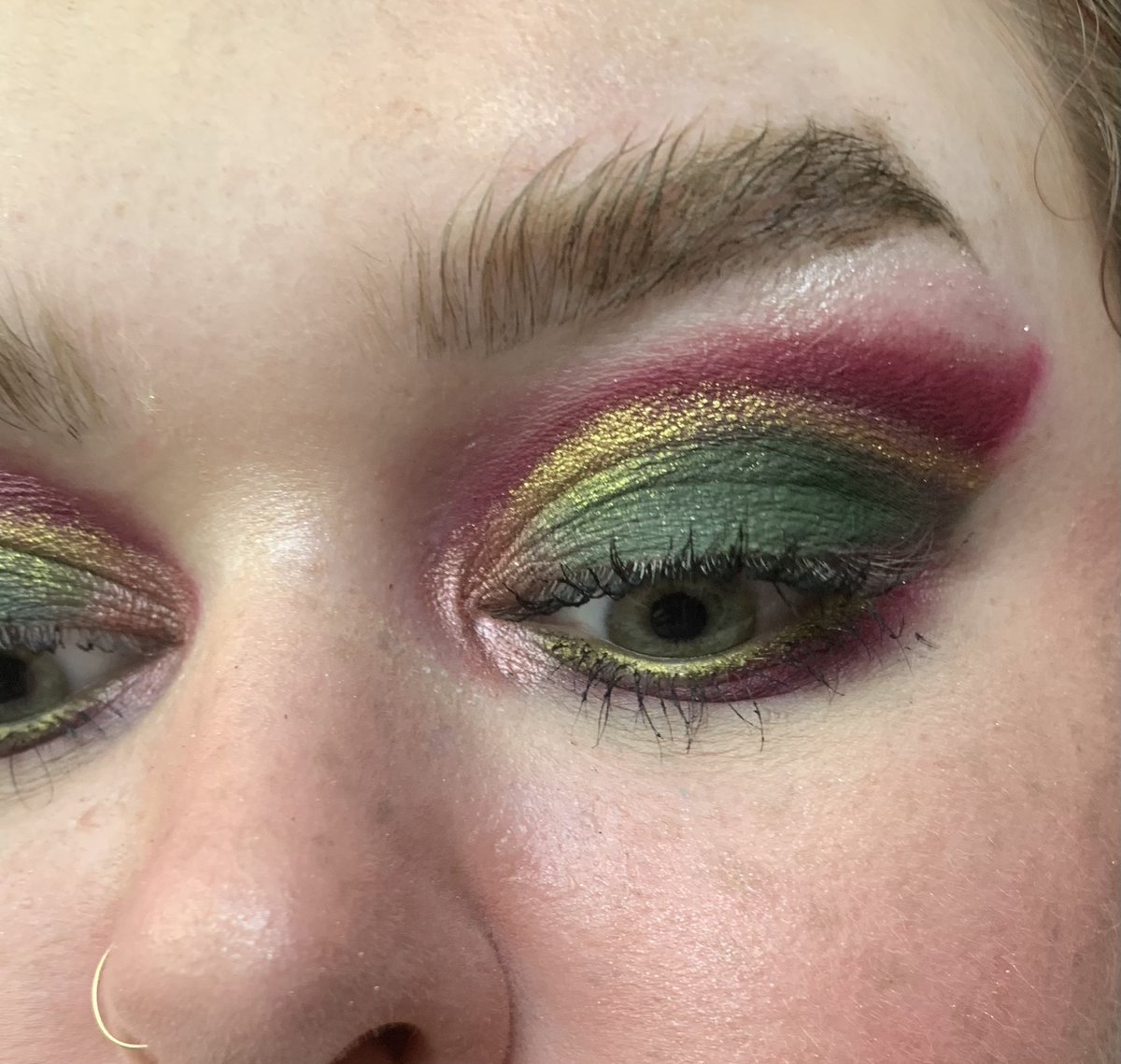 nicoleloisee's tweet photo. Today’s makeup look with the @lois_cosmetics Meet Me in the Underworld palette which is restocking at 5pm BST today!!! Don’t miss out 💚❤️✨ https://t.co/zkkPmKHDnG