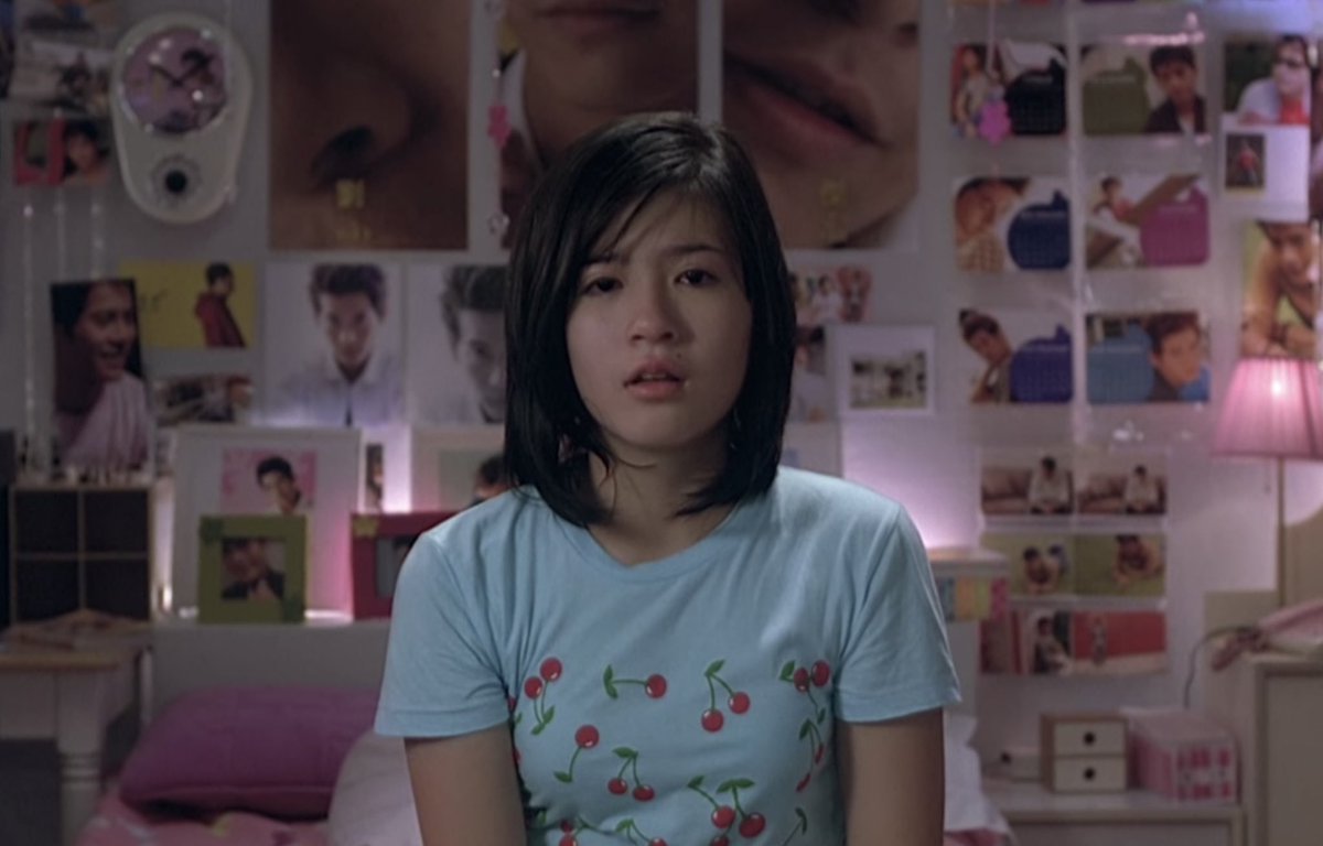 tamroyfilm's tweet image. เห็นมีคนบอกหลายคนเลยว่าดูพาร์ทของ “โอ๋เล็ก” เมื่อ 13 ปีที่แล้วในหนังปิดเทอมใหญ่ฯ แล้วไม่เข้าใจว่าคนเราจะรักศิลปินอะไรได้มากขนาดนั้น ตัดภาพมาปัจจุบันเหมือนเห็นภาพตัวเองซ้อนในหนัง5555 #ปิดเทอมใหญ่หัวใจว้าวุ่น