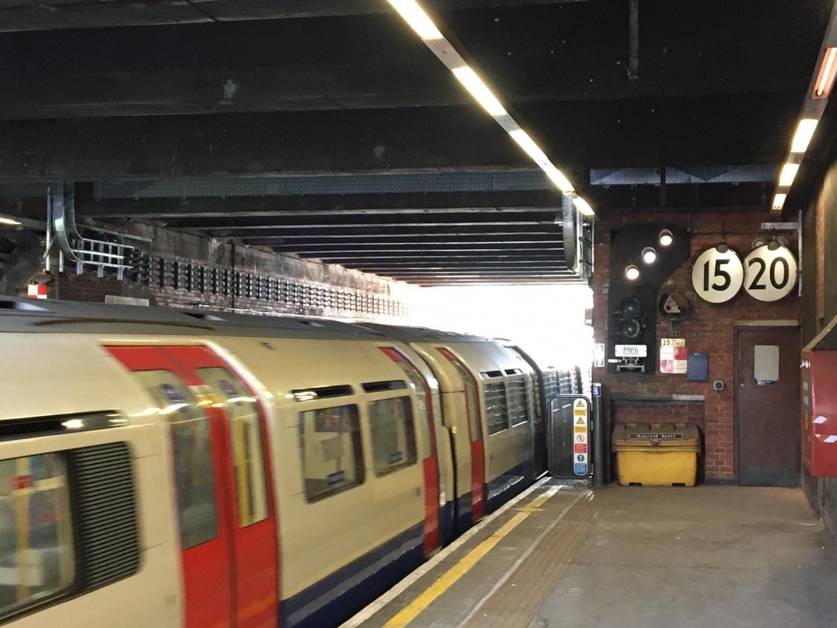 SignaloftheDay's tweet photo. MP6 (Submitted by Phil Wimbush)
#SignalsAndTrains #SignalOfTheDay https://t.co/lKsUrJ4wO4