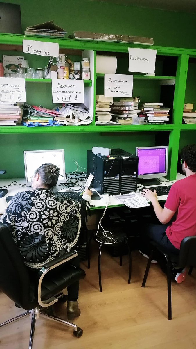 Après-midi catalogage hier au Brrrazero, bibli lgbti autogérée à Vaulx en Velin ! Consultez le catalogue commun des mémoires queer, en coloc avec <a href="/GenresDeLuttes/">Genres de Luttes</a> , Mémoires des Sexualités (Marseille) et bientôt d'autres !
☔ catalogue.bigtata.org