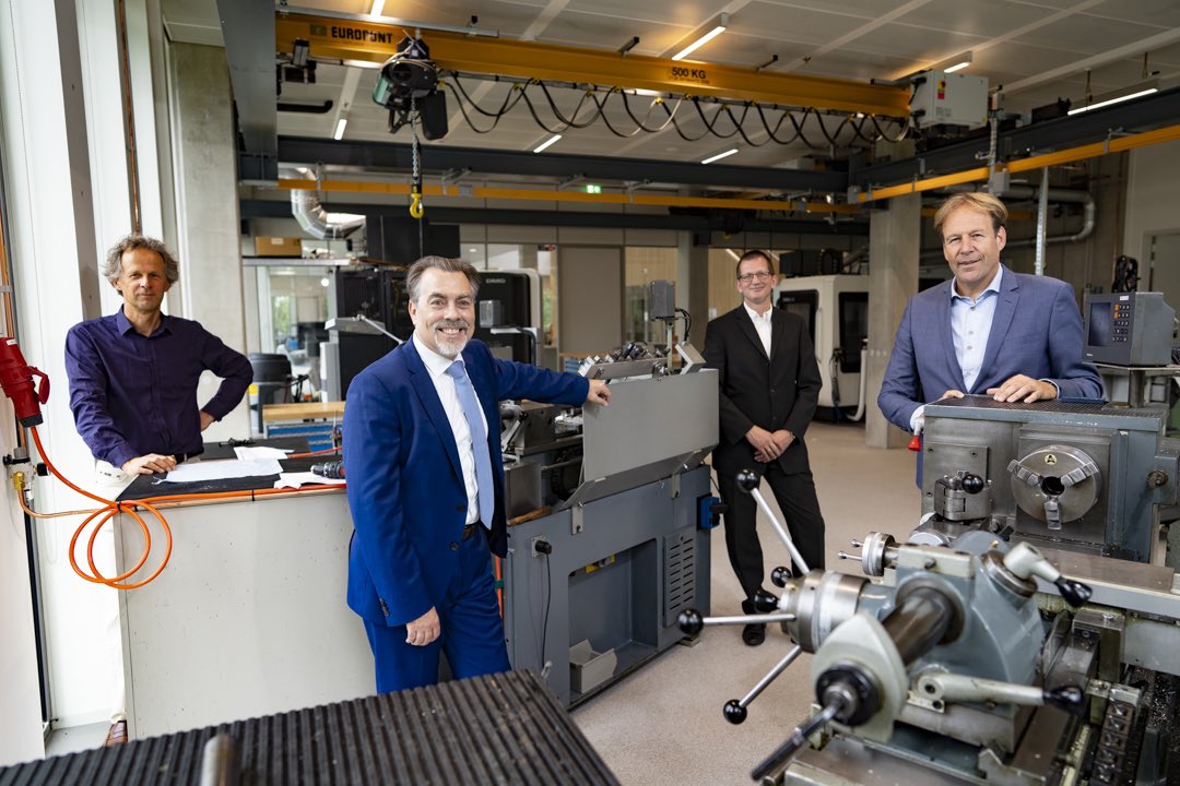 Samen met onze nieuwe buurman <a href="/SRON_Space/">SRON Space Research</a> breiden we onze samenwerking verder uit met een practorschap op het gebied van instrumentatie voor ruimteonderzoek. bit.ly/3xWP0Ik

#lismbo #sron #intentieverklaring #precisietechniek #instrumentatie #ruimteonderzoek