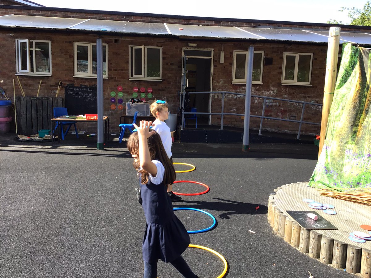 EPA_EYFS's tweet photo. The Butterflies have really enjoyed their sports activities this morning. We had some very fast runners in our class! 
🦋⛹🏻‍♀️@EPA_EYFS https://t.co/0NBjrw00BU