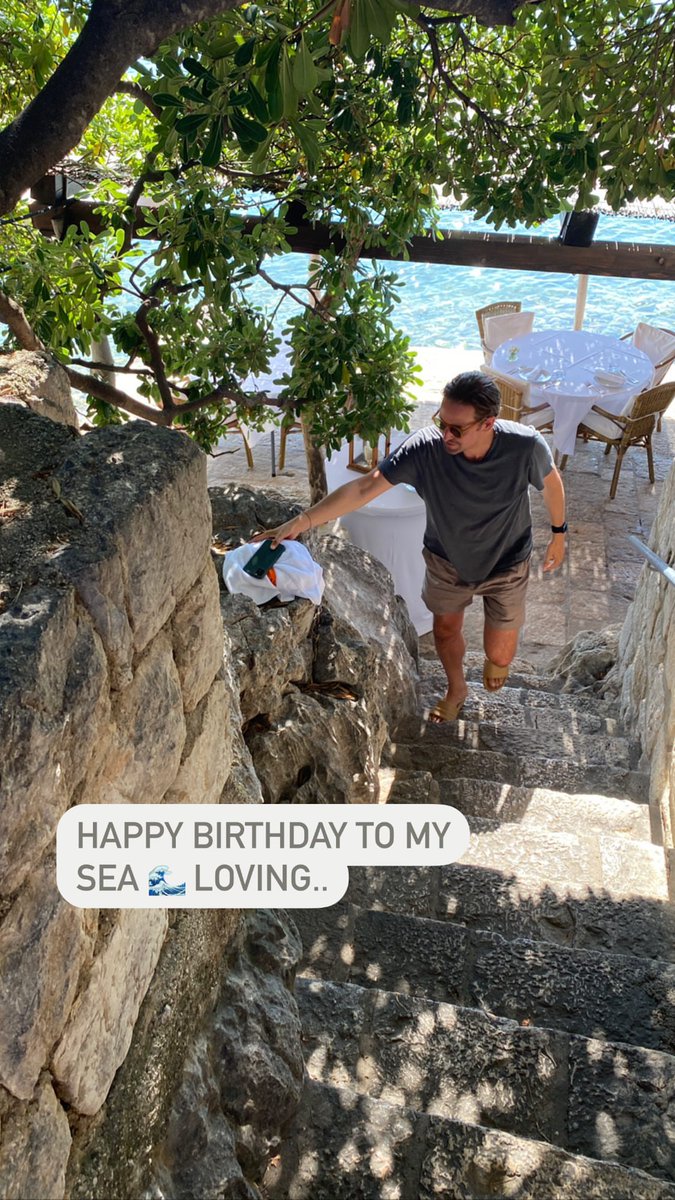 NewsSharapova's tweet photo. Happy birthday Alexander 🥳🎂🎊🎉 [Maria IG stories] https://t.co/g00uCW7fwQ