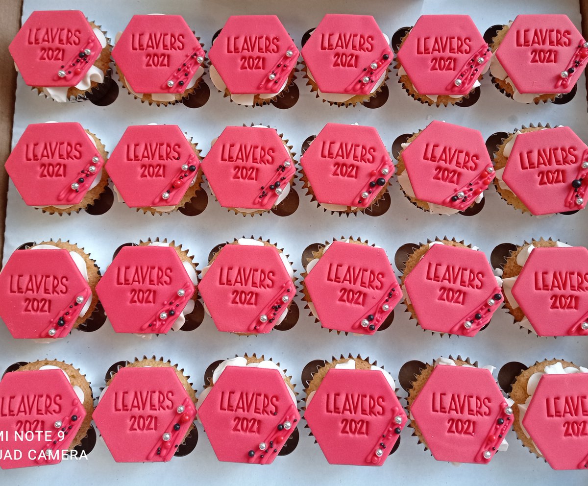 wooltonprimary's tweet photo. Our ever generous parents! WPS friendship at its best #wpsmakingmemories #wpscupcakesforclass #celebratingwpsy6 #wpsleavers2021 #wpsy6memories https://t.co/fLUvZnos6Z