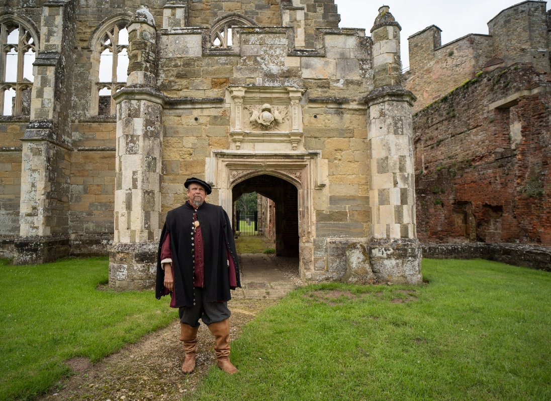 Cowdray Heritage Trust was awarded a grant from the National Lottery Heritage Fund in 2020 &amp; as a thank you to the players, yesterday the Trust hosted free tours &amp; afternoon tea. Find out more about upcoming Heritage events: cowdray.co.uk/events/categor…
#ThanksToYou <a href="/HeritageFundUK/">The National Lottery Heritage Fund</a>