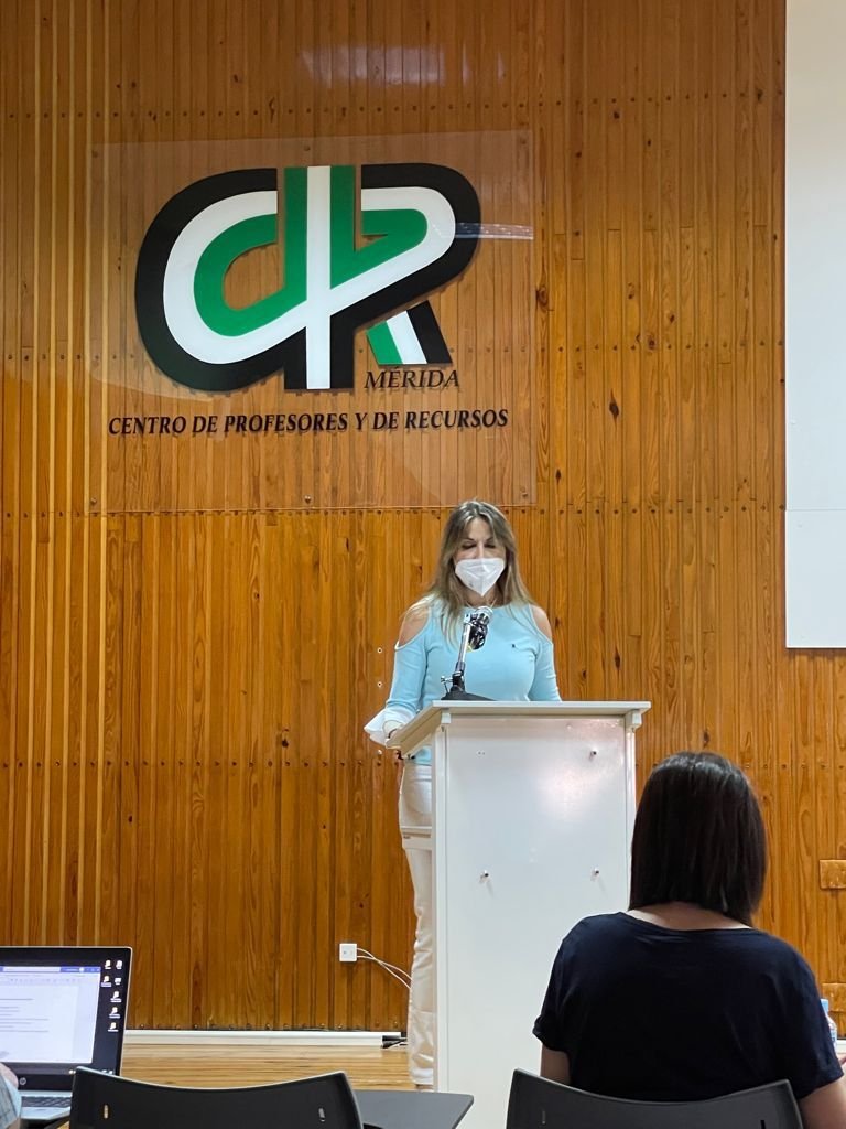 ppextremadura's tweet photo. Hoy han tomado posesión de sus cargos en el Consejo Escolar de Extremadura las alcaldesas ‘populares’ Isabel Sánchez (Montánchez) y Eva Lozano (Nogales). https://t.co/J2mJACmFow