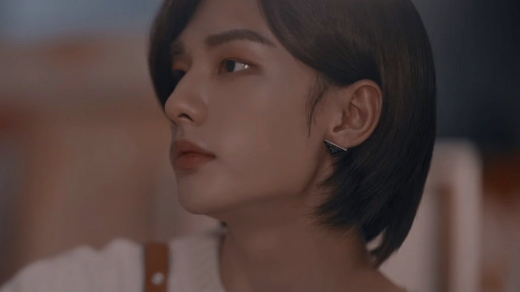 what are we?
— hyunho au.

istian (lee know) a lawyer who's willing to give everything for his boyfriend levi (hyunjin). everything is almost perfect when a one situation that they can't run away from will ruin their relationship and trust to towards to each other.