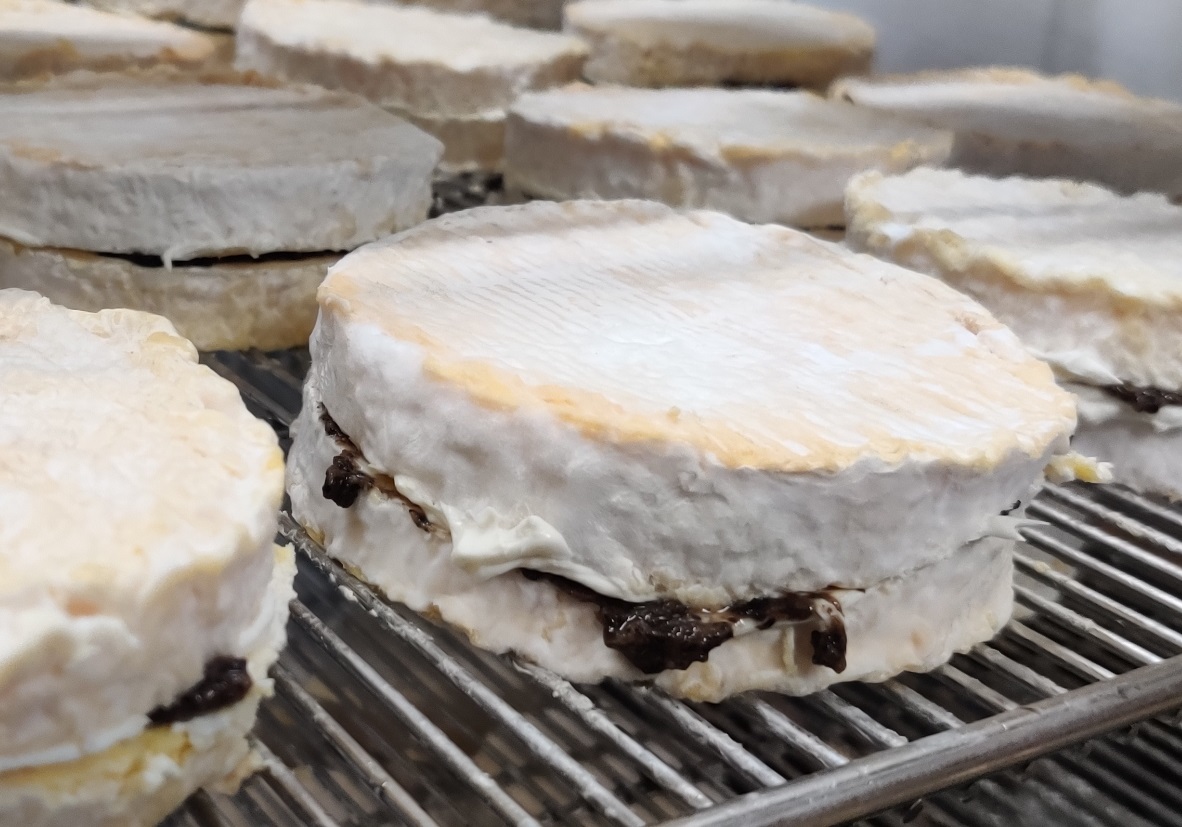 Cheese is on its way this weekend. We're at #chiswickcheesemarket on Sunday selling our brand new Truffle Brie, Cheesewick. Cheese wedgeFace savouring foodCheese wedge

For more check out our website: marlowcheese.co.uk

#localfood #marlowcheesecompany #buckinghamshire