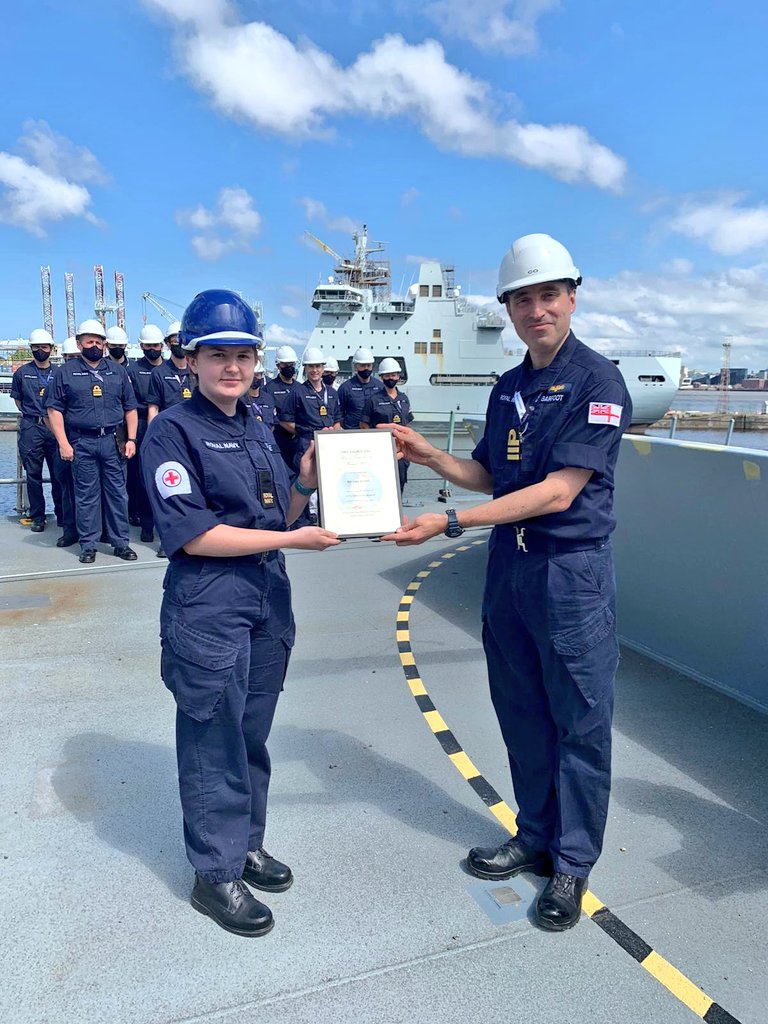 HMSDauntless's tweet photo. Congratulations to those who received a Commanding Officer's efficiency award this week to recognise their hard work.ππβοΈ#BravoZulu #Fighting45 #Dauntless https://t.co/jw0pDpZbjx