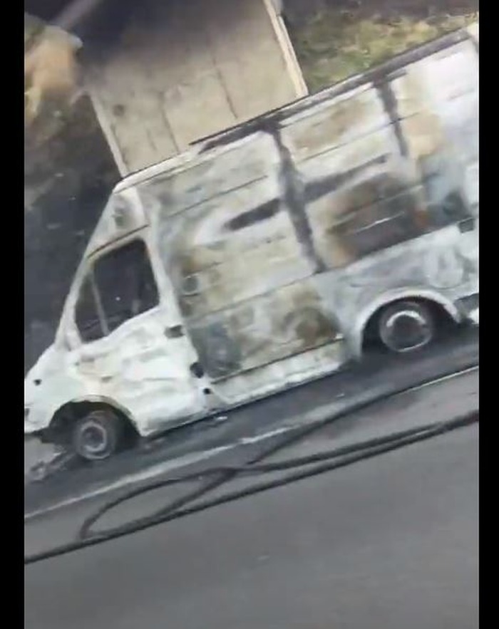 #Cronaca Veicolo in fiamme in A1, lunghe code e tratto chiuso per lo spegnimento bit.ly/3kp0qRj