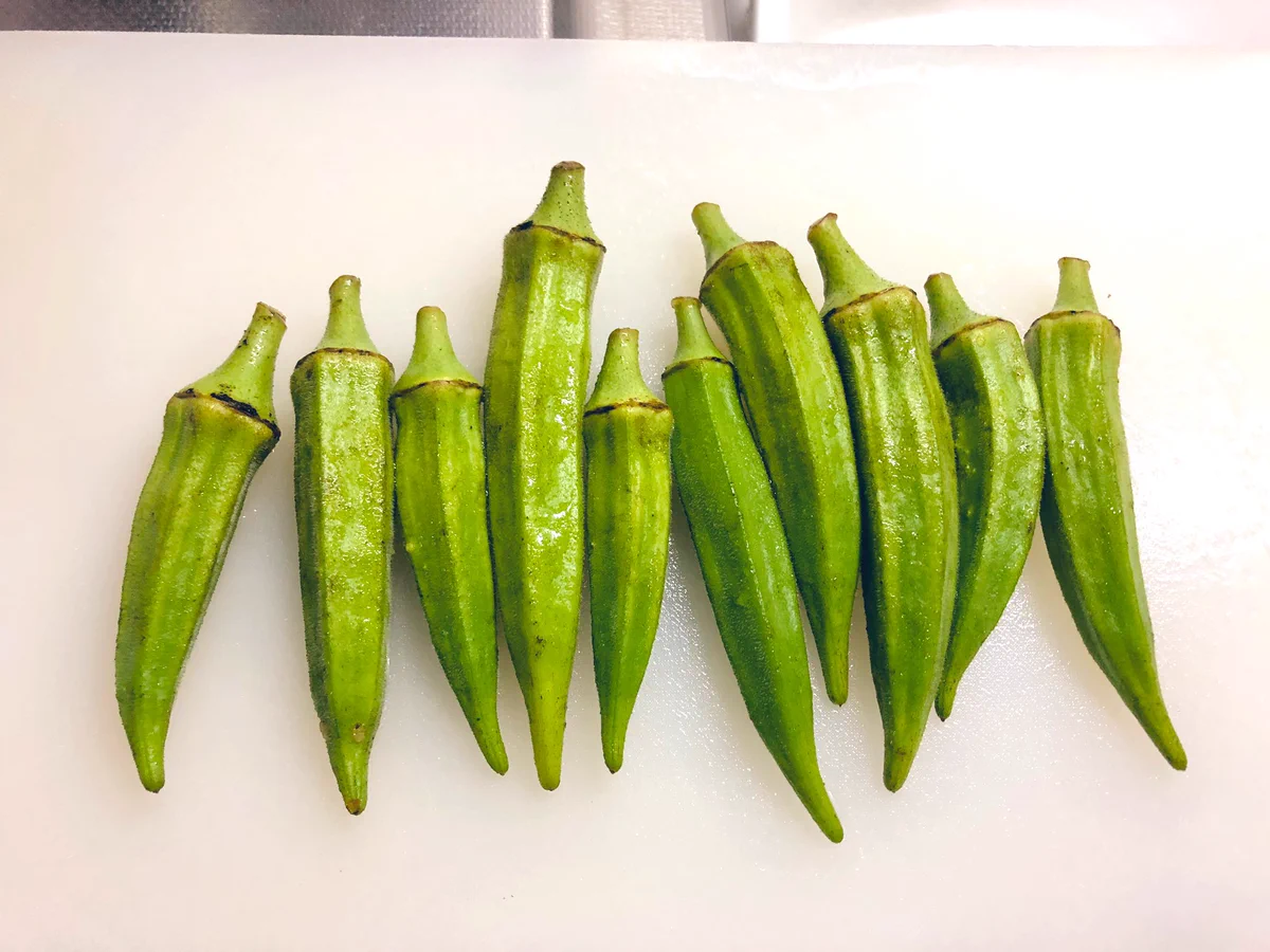 オクラのピクルスがかなりイケる！！ピクルス用のお酢で一晩漬ければおつまみにも良い爽やかな一品に！