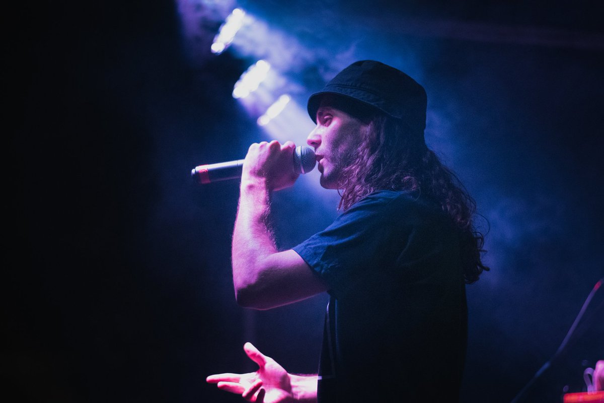 KOVITCH3's tweet photo. Yisus is back. Quizá tocan un poco d scissors por aquí o qué? 💇🏻♂️ Comenta SÍ ✂️ / NO 🙆🏻♂️
Disparo 📷 Raquel Rojas
#portrait #portraitphotography #liveshow #livemusic #concert #photography #rap #kovitch https://t.co/r2c9iNjGlu