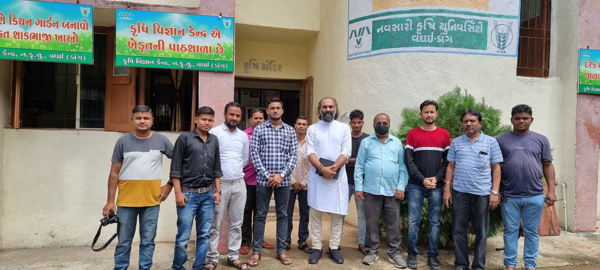 KvkWaghaiDang's tweet photo. ડાંગ જિલ્લાની ઓર્ગેનિક કૃષિ પેદાશોના રાષ્ટ્રીય સ્તરે માર્કેટિંગ માટે કૃષિ વિજ્ઞાન કેન્દ્ર, વઘઇ ખાતે બેઠક યોજાઇ…
@vc_nau @NAUOfficial @TimbadiaCK @sairamdave @PMOIndia @nstomar @PRManda @Vijaypatel173 @vijayrupanibjp @CollectorDan https://t.co/nrGxwXPuZE