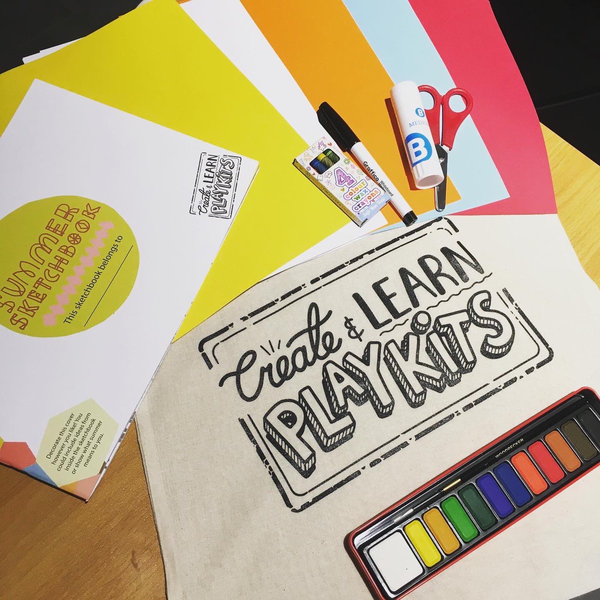 9ElmsArtsRev's tweet photo. We did it!!! 4,000 #Createandlearnplaykits packed & being distributed to 50+ schools across #wandsworth today. So proud Nine Elms Arts Ministry are part of this wonderful consortium @CEP_Wandsworth @wandbc @RCA @nationaltrust @battersea_arts @AgoraArtsCircle @RoehamptonRocks https://t.co/vVXovTUi61