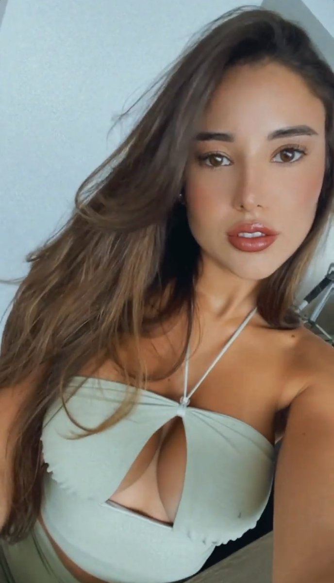 MaddyElle4U's tweet photo. Look into my eyes, be hypnotised by my beauty, then fuck me!! 😇😘

💙🖤 https://t.co/oKwXgNL20A