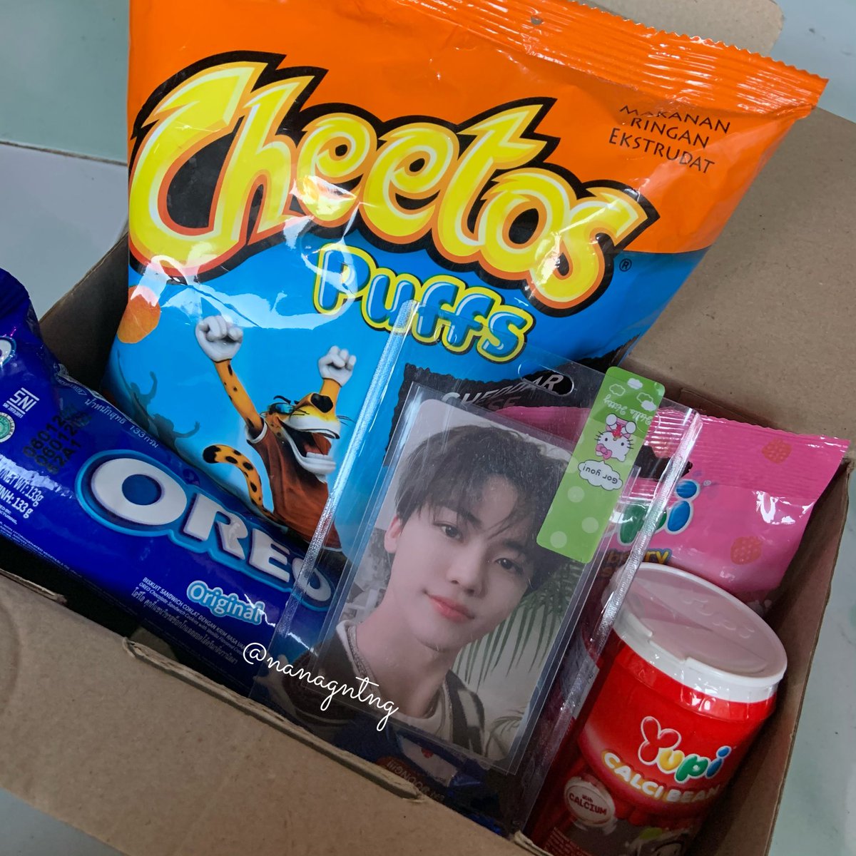 nanagntng's tweet photo. Hi! Kalo aku jual snack box + random pc gini ada yg mau ga? Ada banyak ga cuma jaemin doang, ada jaehyun, taeyong, jeno, haechan, lucas, xiaojun, mark, sungchan, shotaro. Nanti bisa pilih mau snack box + random pc / mystery box yg isinya official merch. Mulai dari 50k an ^.^ https://t.co/1XXrkc8hzq