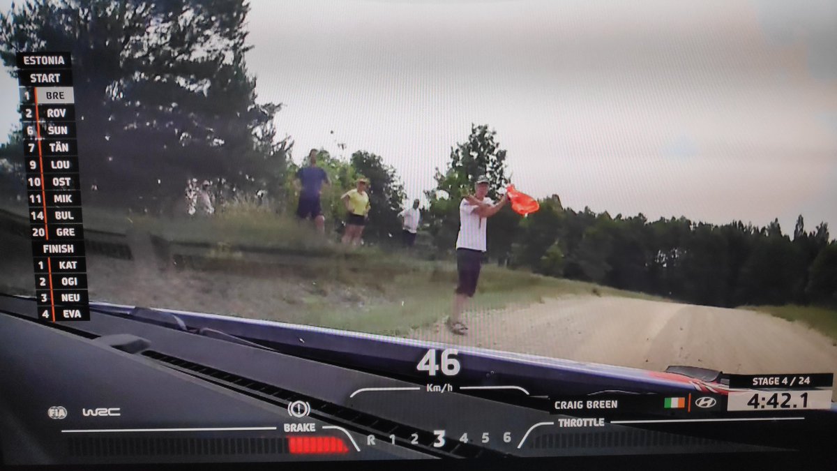 OnboardsLV's tweet photo. @planetemarcus Doesn't look like a officiall marshall. Spactator that overreacted. So fair decision for Breen https://t.co/h7XBPtvgwZ