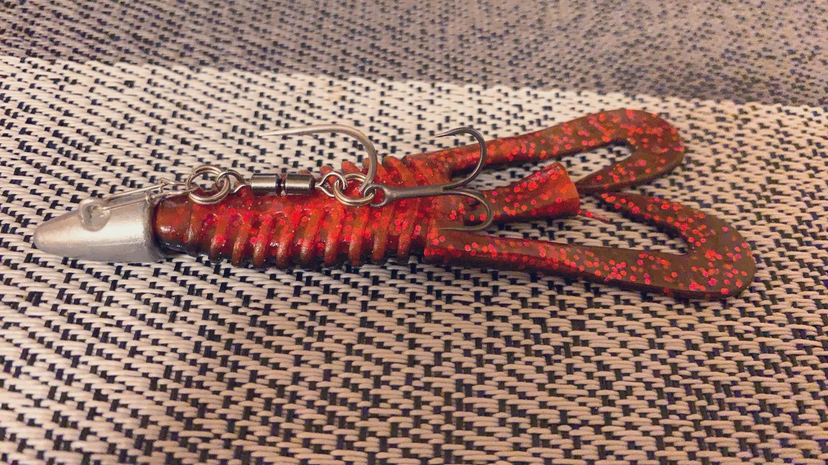 angler__YU's tweet photo. 完成度は低いけど、、サーフ界隈で話題のZシステム、風なやつを作ってみた😅近くの釣具屋にトリプルサルカン売ってなかった😭これで何かしら釣れてほしい😝🐟おまけで違うジャンルのワームでも試してみようかなと、、、🤔
#BALT
#BARBUTE
#Zシステム
#SURFZOMBIE https://t.co/jAJcRORgKZ