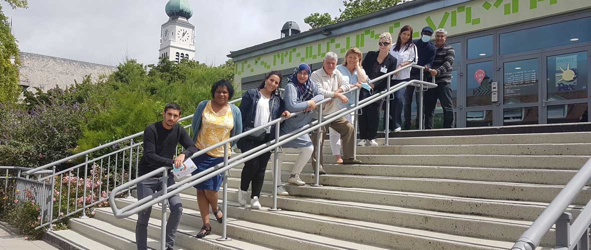 mulhouse's tweet photo. Le plein d'activités à #Bourtzwiller⚽️📚✂️🚵
Théâtre d’impro, ateliers créatifs, balades-déjeuners, sport, soutien scolaire, même emploi des 16-25 ans...
Un programme #SummerEstival porté par le #CSCPax et conçu pour tous ! Découvrez-le avec #Mplusinfo⤵️
https://t.co/0WQf6LapzI https://t.co/2UkzAcDI8z