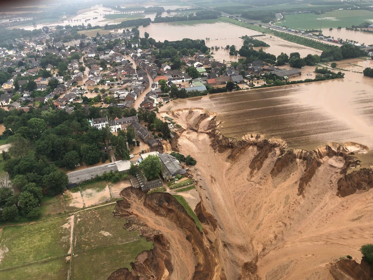 Luisamneubauer's tweet image. Here in Germany, dozens have died in floods, hundreds are missing, thousands have lost their homes. It's devastating. This is the climate crisis unravelling in one of the richest parts of the world — which for a long time thought it would be “safe”.
No place is “safe” any more.