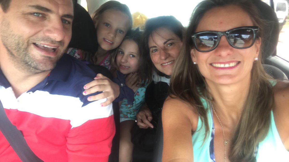 ___arantxa____'s tweet image. Que son unos locos delirantes y que somos todos distintos, pero son mis hermanos y solo los critico yo. Con la fraternidad no se metan y con mis sobrinas menos… feliz cumple brooo. Te quieroo muxho @arrobavasco #44 felices Para vos 😍