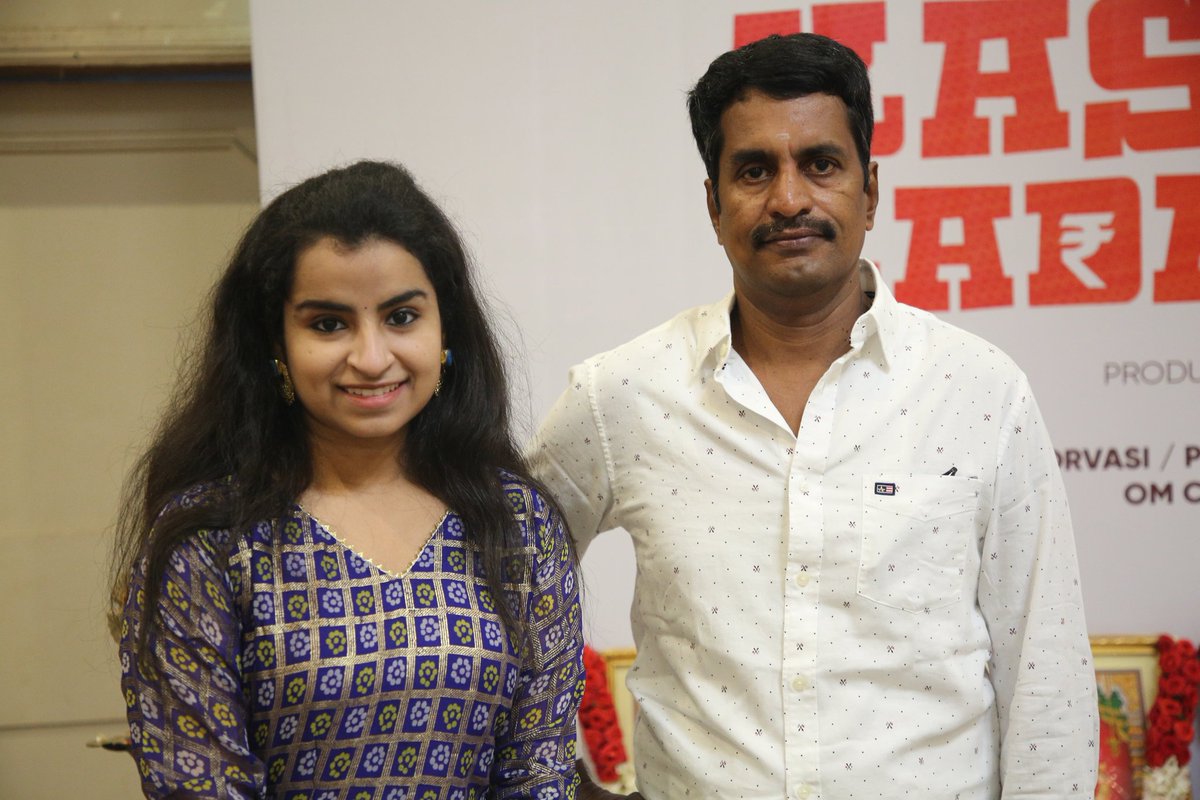 LittletalksYt's tweet photo. Cook with Comali fame @sivaangi_k's next project after #DON is Kaase dhan Kadavuladaa starring #MirchiSiva, #PriyaAnand &amp; #yogibabu 👌 

#Sivaangi #KaaseDhanKadavuladaa #LittleTalks https://t.co/pvOtngamLo