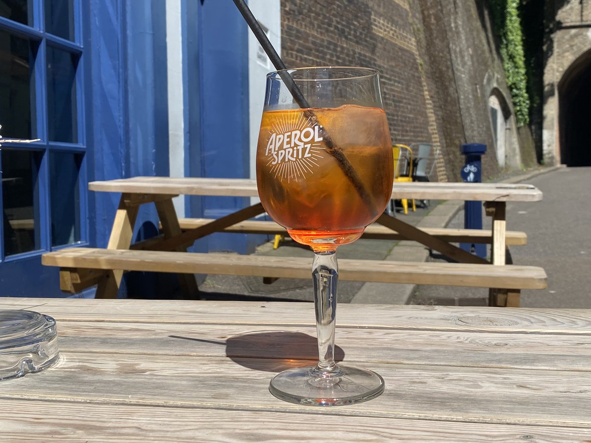 It’s Friday and that can only mean one thing. Why not pop down and try one of our refreshing Aperol Spritz. Perfect on a warm summers day like today. #aperolspritz #fullers #reigate #onlyatfullers