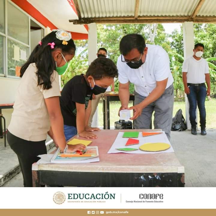 CONAFE_mx's tweet photo. Garantizar una educación inclusiva, equitativa y de calidad para las niñas, niños y adolescentes de las comunidades más vulnerables del país, es el objetivo de nuestro Modelo de Aprendizaje Basado en la Colaboración y el Diálogo (ABCD).
#RedesDeAprendizajeCONAFE https://t.co/nVARrCD718