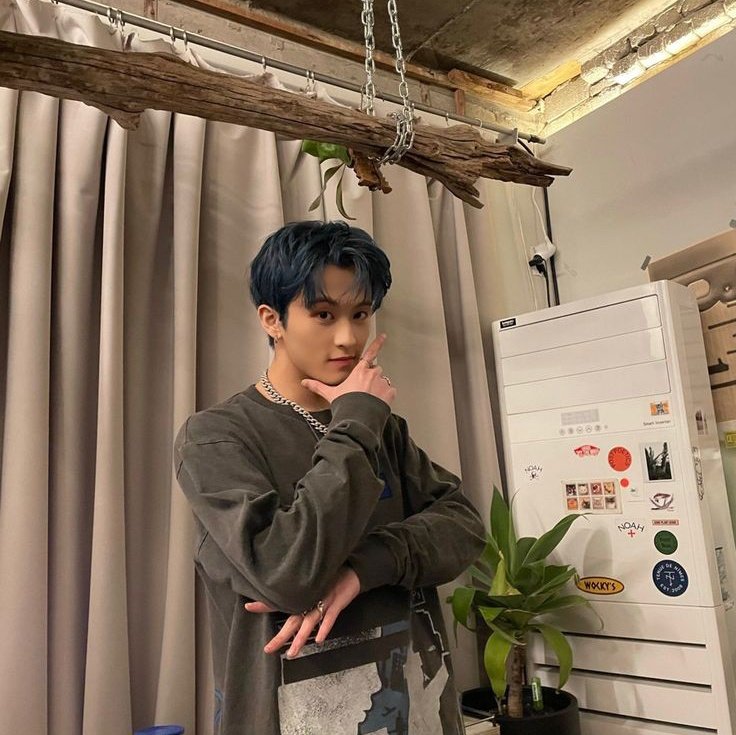 halo , ayo temenan .
– mutualan? rt / like 
— fambest? dm

#rpworld #rpw #roleplayer #roleplayerindonesia #roleplayerkpop #rpkpop #rpworld #roleplayerworld #roleplayertwt