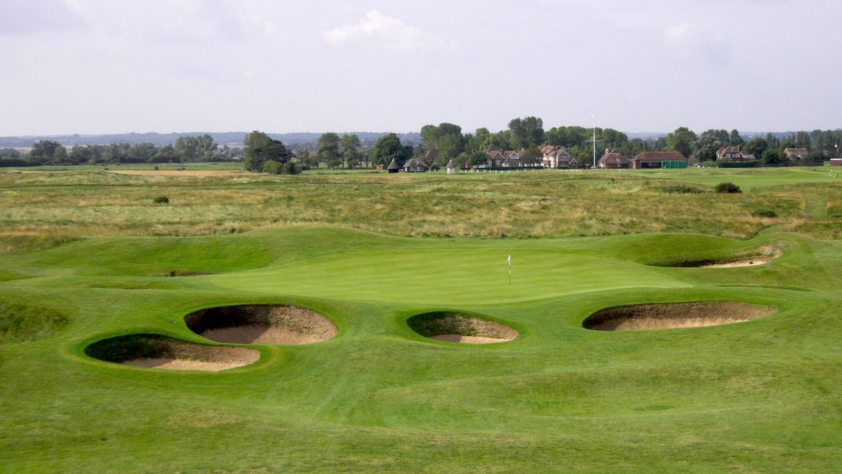MilesandBarr's tweet photo. The Open Championship is on ⛳ East Kent has many courses suitable for players of every skill set. Royal St. George's, North Foreland and Canterbury Golf Club are a few of our favourites.

Where do you like to golf?

📸  @VisitKent 

#milesandbarr #kent #golf https://t.co/s5FUaoEp7p