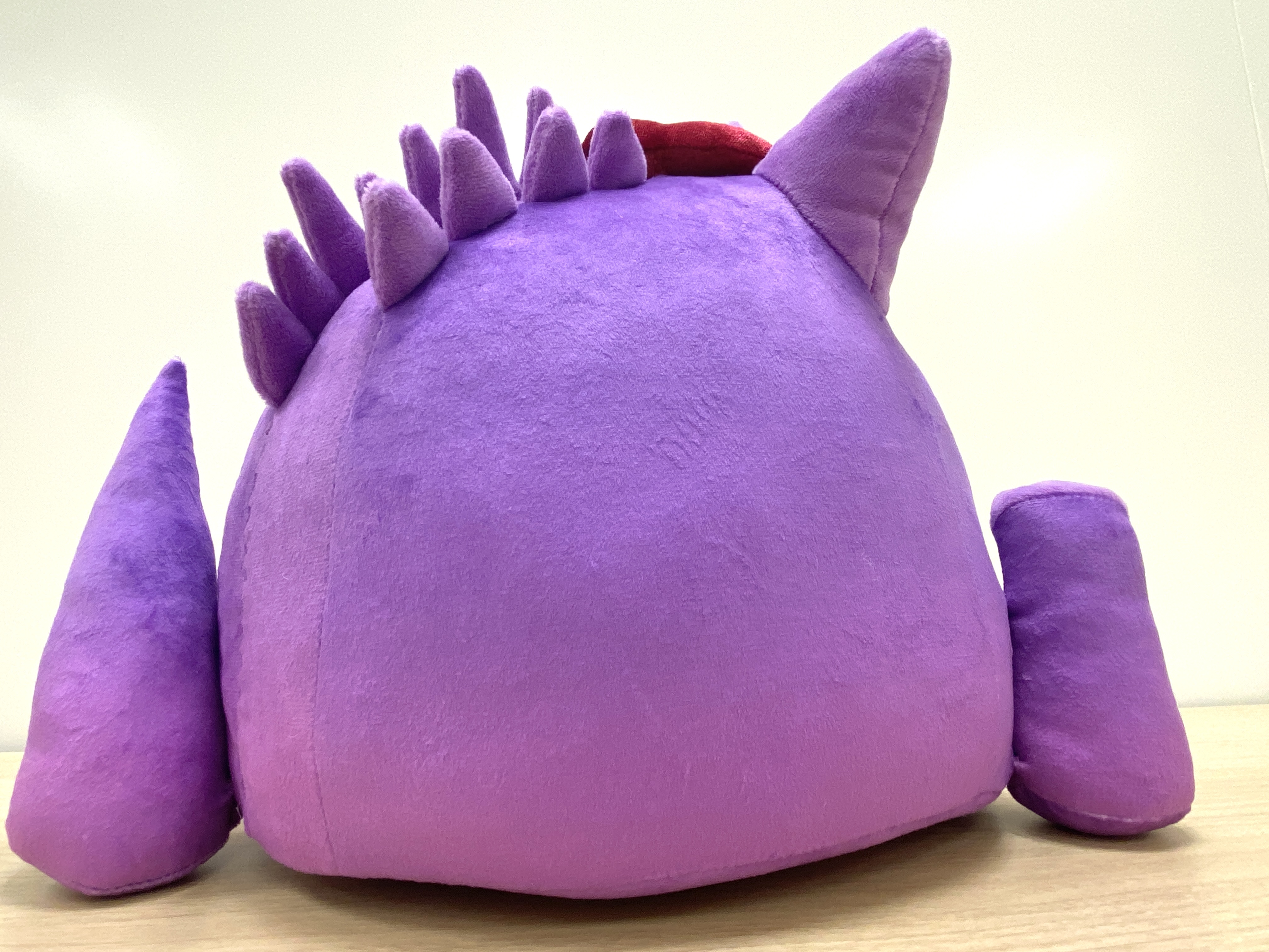 ポケモンだいすきクラブ編集部 公式 キョダイマックス パワーで おなかに食べ残したタネや からみついたこいしまでもおおきくなった カビゴン キョダイマックスのすがた のぬいぐるみ おなかの上の作り込みがすごい T Co Glgvvzeqs8