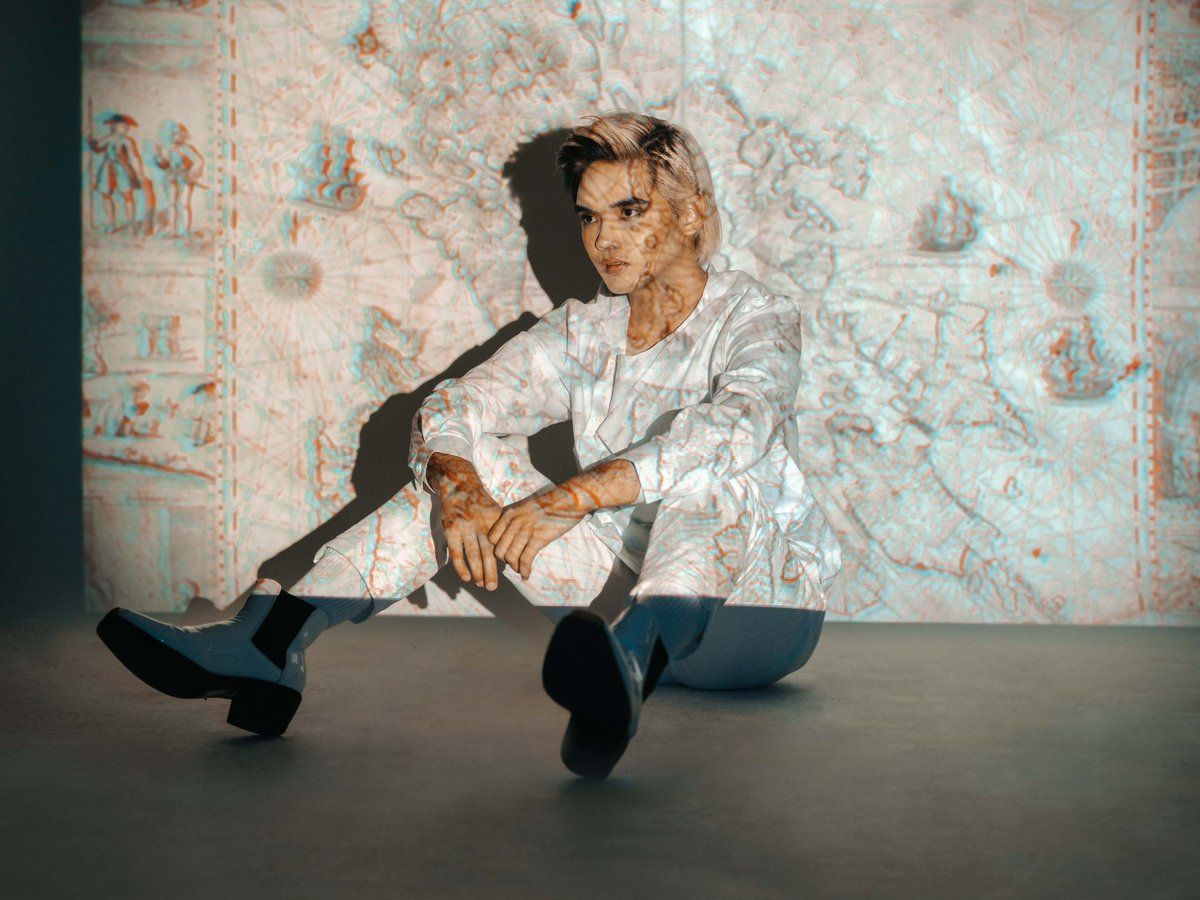 SB19Official's tweet photo. 📸 [D-6] #SB19PagsibolConceptPhotos1 

<Release Date> 
2021.07.22 | 00:00 PHT

Pre-save #SB191stEP on Spotify here:
💿 https://t.co/GW8tl1ACzX https://t.co/uqGjqBQ2nS