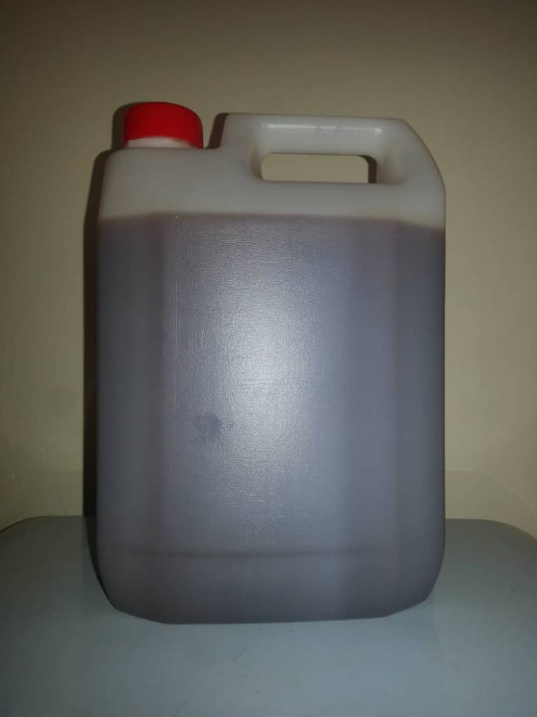 GloriaHindu's tweet photo. Incase you need Honey, @MathewMugenyi
Got you covered... Here are the prices

 250gms @6k
500gms @11k
1litre  @25k
5 litre @110k
Jerrycan 340k
0759100613/0778860860
#thehoneyguy https://t.co/3rBiY47WmN