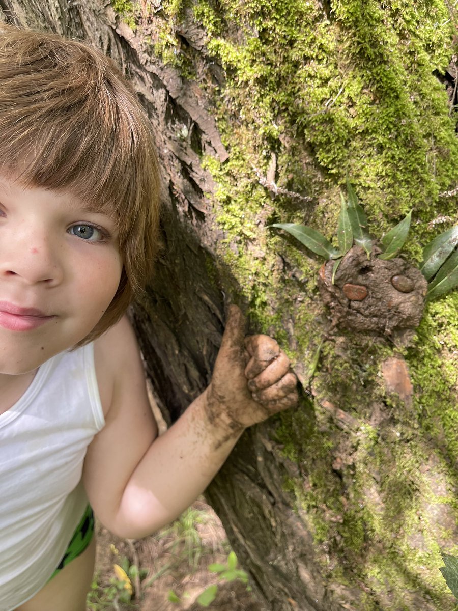 Vicky_Pearson's tweet photo. Mud faces #sensory-play #SEMH #educationanywhere #happychild https://t.co/1U4EiyObY8