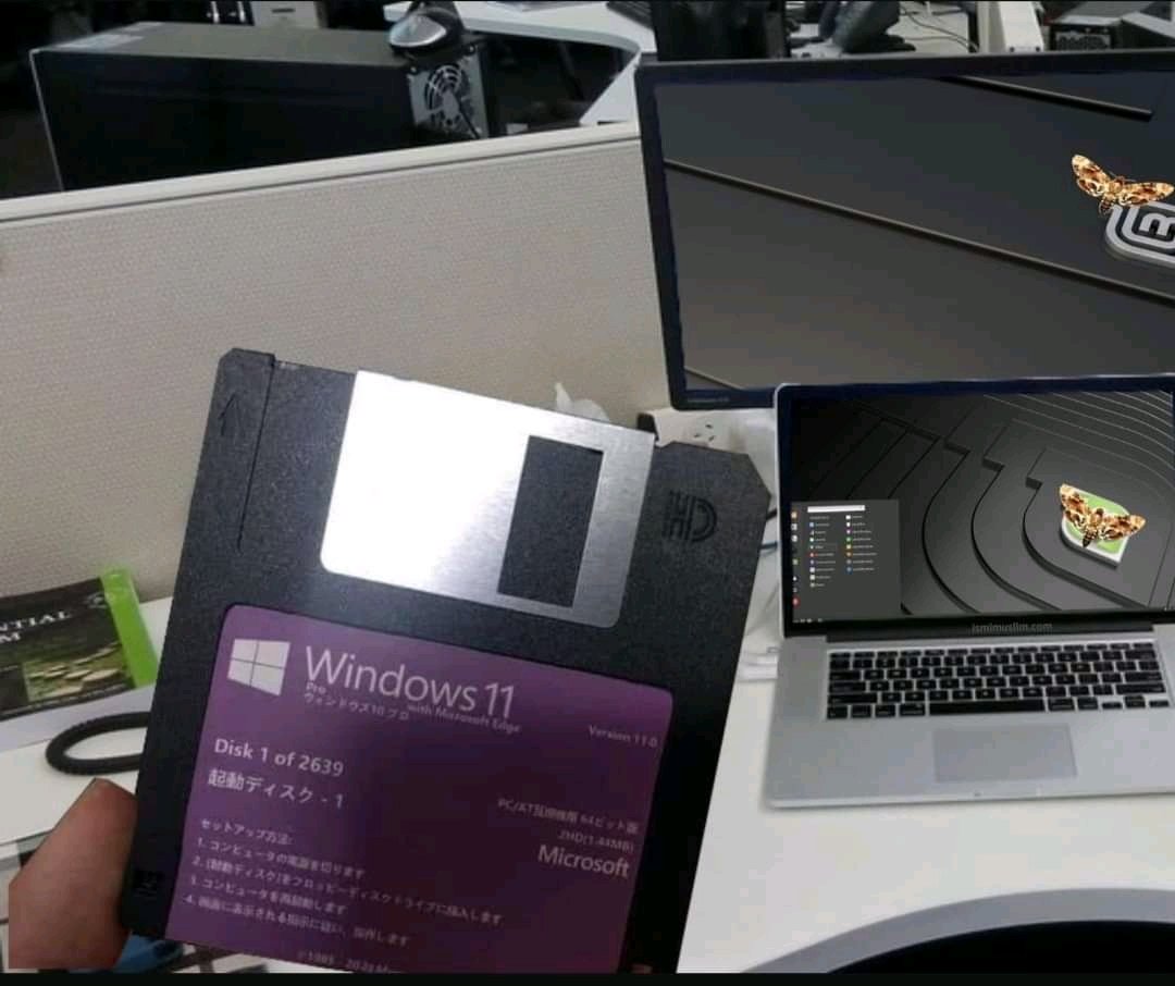 Arakunrin_Dipo's tweet photo. Windows 11 is coming in a floppy 💾 gear up tech-savvy 🤣🤣😥😥😥
#Windows11 #Yieldtechsolutions #cybersecurity #AI #technology @Gidi_Traffic https://t.co/fi13w79byU