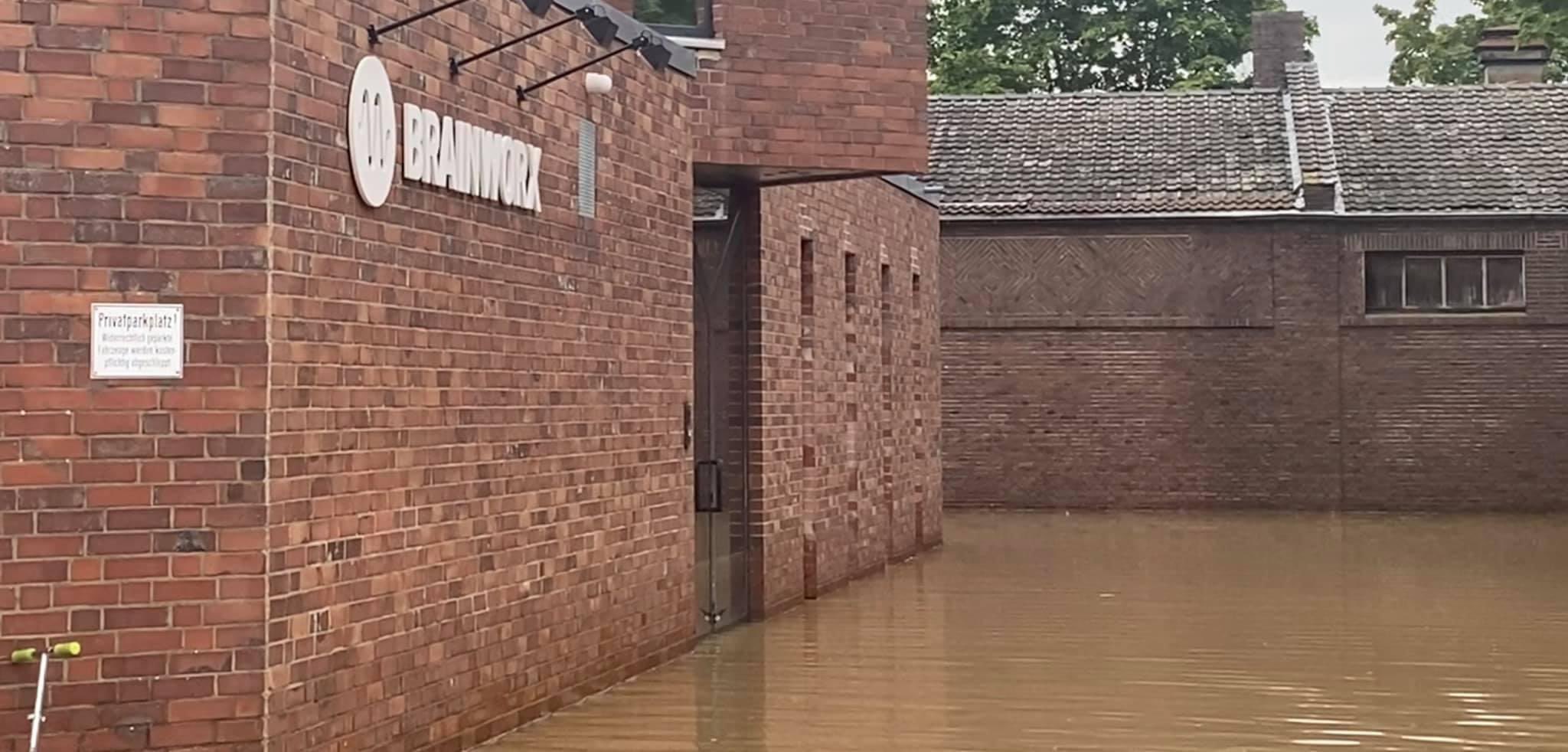 Naruki 知らない人に言っておくと Plugin Alliance Brainworx の本部はドイツ西部にあって今回の 大雨洪水被害に遭ってます T Co Jgroy1ktuk Twitter