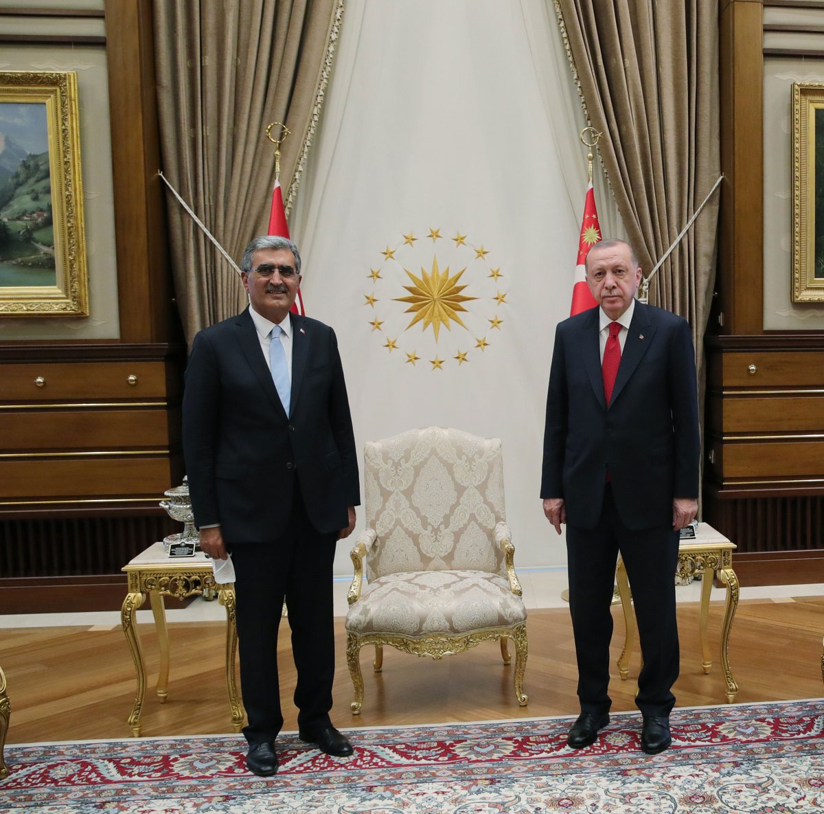 Konu tarım ve Konya Şeker olunca Cumhurbaşkanımız Sayın <a href="/RTErdogan/">Recep Tayyip Erdoğan</a> Bey yoğunluğuna rağmen zaman ayırdı. Sektörün beklentileri ve gıda güvenliğimiz için öncelikli konular ile Konya Şeker'in gündemini, gelecek planlarımızı, yol haritamızı arz ettik, tavsiye ve talimatlarını aldık.