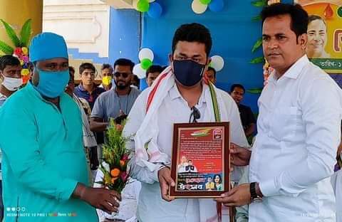 ArijitN28128453's tweet photo. আজ সিমলাপালে রক্ত দান শিবির এর কিছু মূহুর্ত। উপস্থিত ছিলেন বাঁকুড়া তালডাংরা  বিধানসভার বিধায়ক অরূপ চক্রবর্তী, উপস্থিত ছিলেন বাঁকুড়া জেলার যুব সভাপতি রাজকুমার সিংহ মহাশয় উপস্থিত ছিলেন বাঁকুড়া শহর তৃনমূল যুব কংগ্রেস র সভাপতি রাজীব দে (দাদা) 💚 @MamataOfficial @AbhijtSinhababu https://t.co/3qnqxBURwW